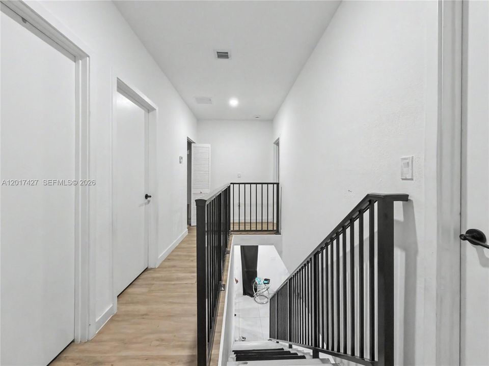 En Venta: $575,000 (5 camas, 4 baños, 1902 Pies cuadrados)