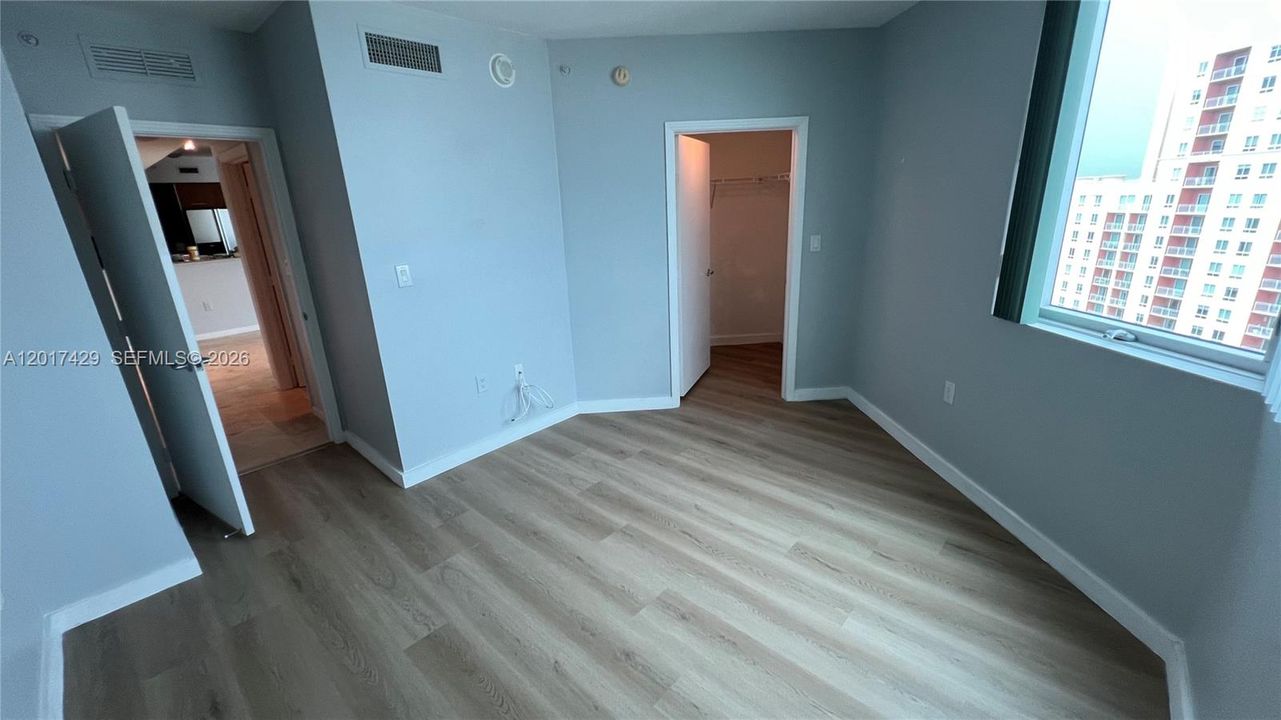 For Sale: $449,000 (2 beds, 2 baths, 1150 Square Feet)