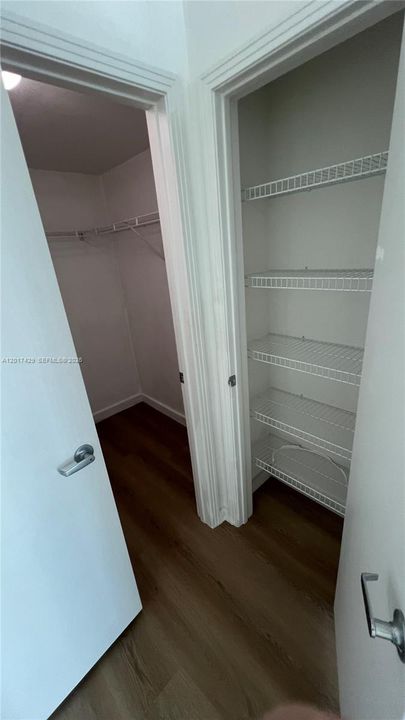 For Sale: $449,000 (2 beds, 2 baths, 1150 Square Feet)