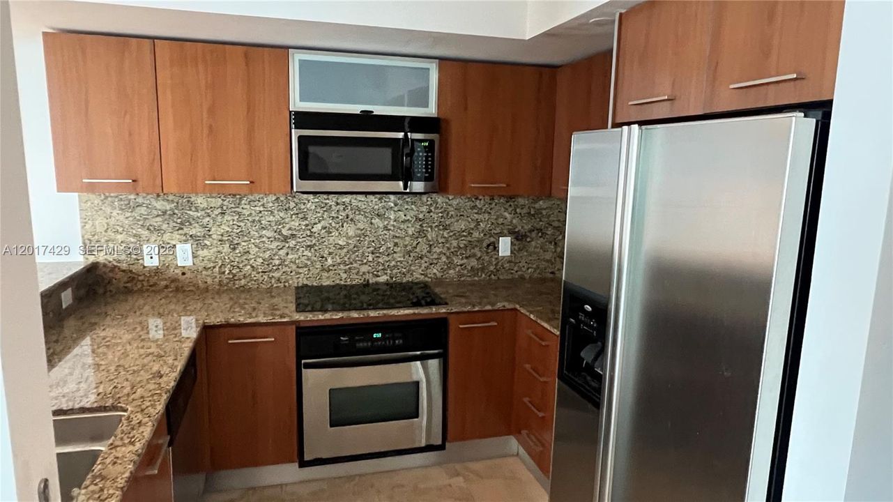 For Sale: $449,000 (2 beds, 2 baths, 1150 Square Feet)