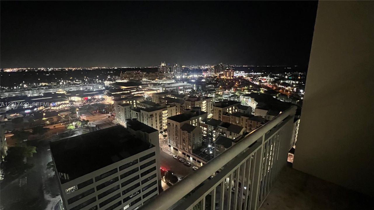For Sale: $449,000 (2 beds, 2 baths, 1150 Square Feet)