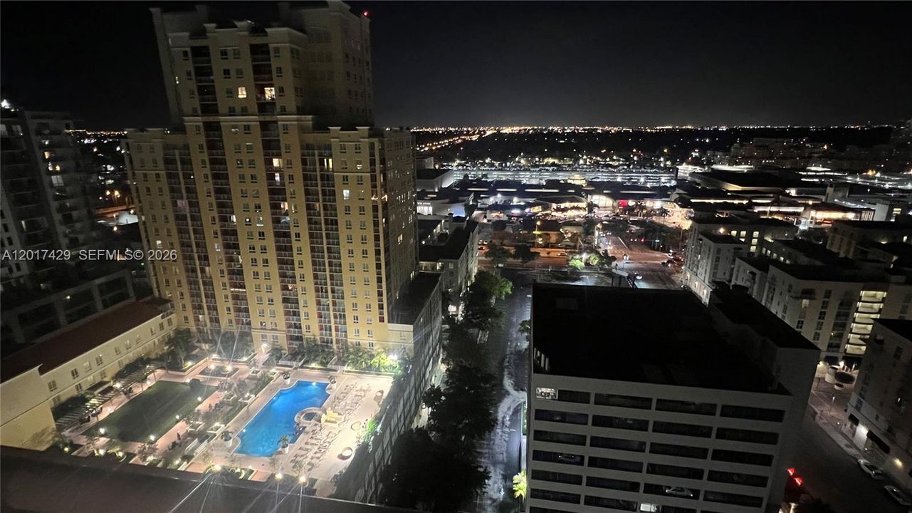 For Sale: $449,000 (2 beds, 2 baths, 1150 Square Feet)