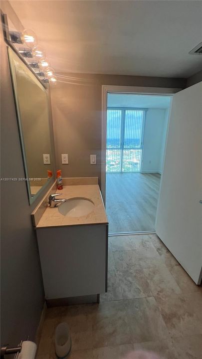 For Sale: $449,000 (2 beds, 2 baths, 1150 Square Feet)