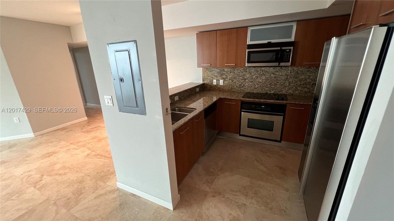 For Sale: $449,000 (2 beds, 2 baths, 1150 Square Feet)