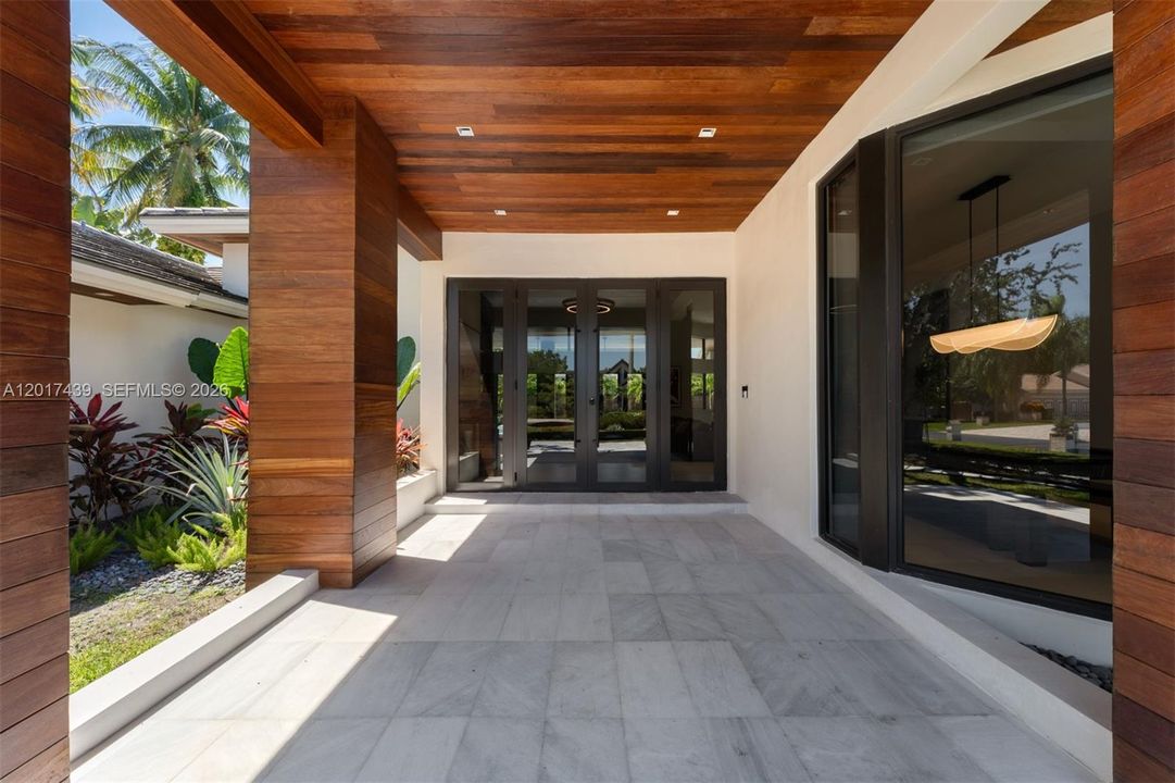 For Sale: $3,500,000 (5 beds, 4 baths, 4039 Square Feet)