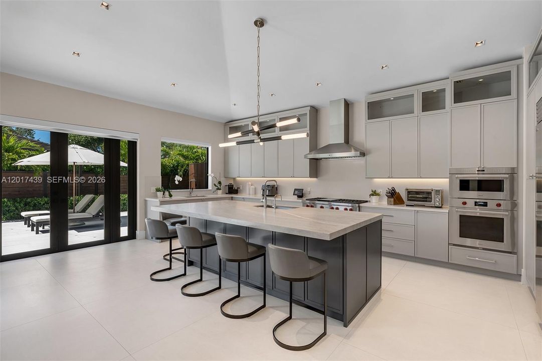 For Sale: $3,500,000 (5 beds, 4 baths, 4039 Square Feet)