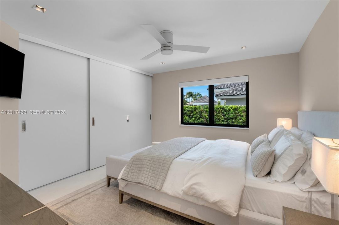 For Sale: $3,500,000 (5 beds, 4 baths, 4039 Square Feet)