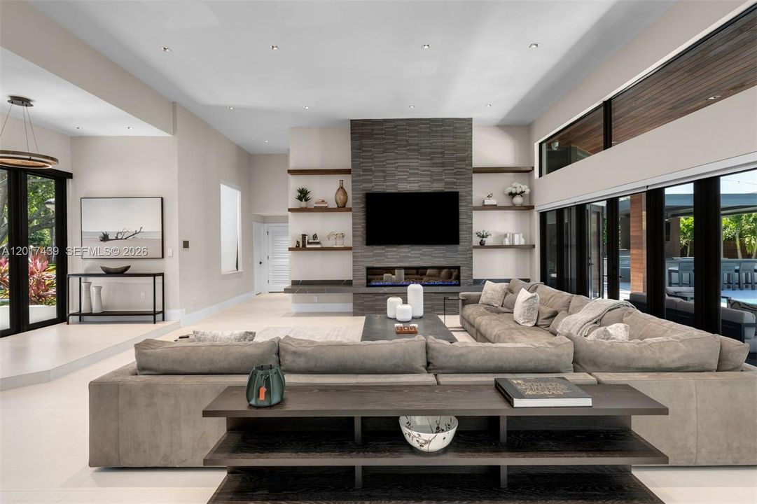 For Sale: $3,500,000 (5 beds, 4 baths, 4039 Square Feet)