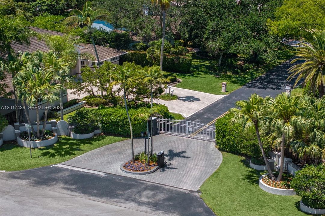 For Sale: $3,500,000 (5 beds, 4 baths, 4039 Square Feet)