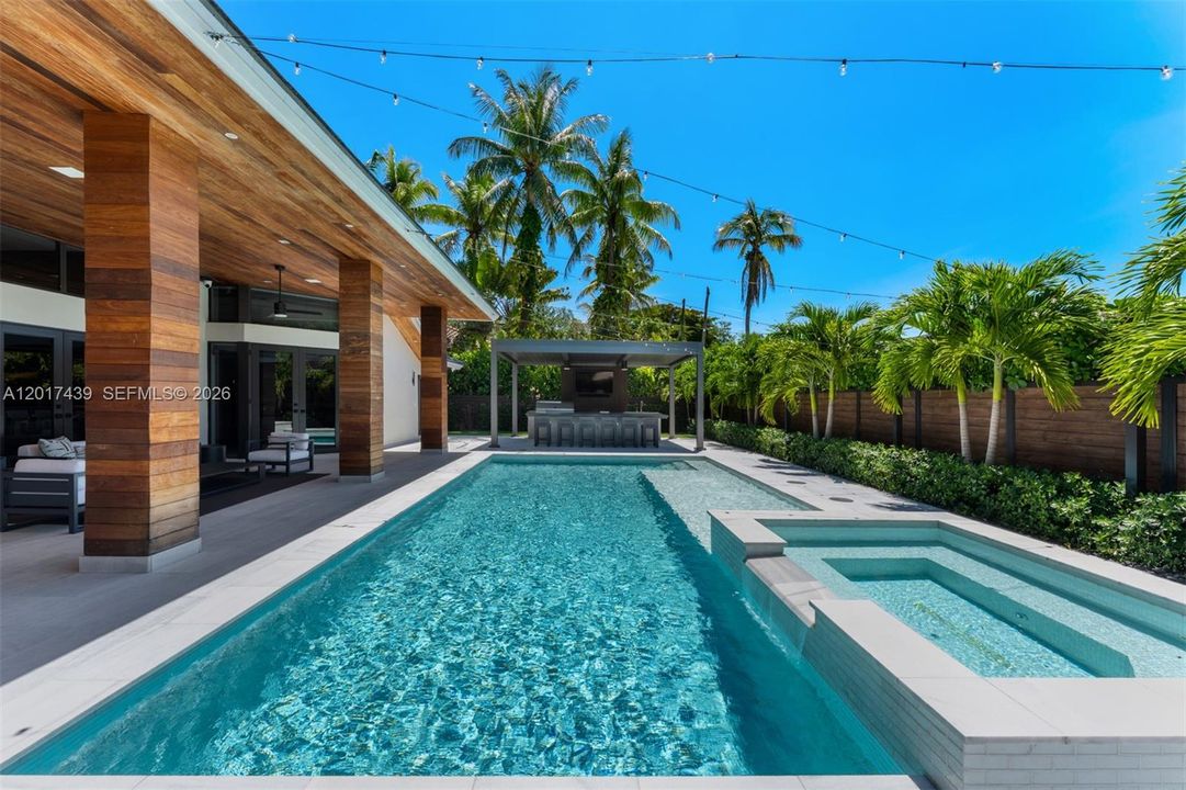 For Sale: $3,500,000 (5 beds, 4 baths, 4039 Square Feet)