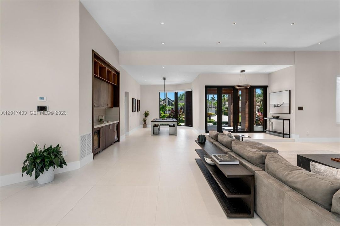 For Sale: $3,500,000 (5 beds, 4 baths, 4039 Square Feet)