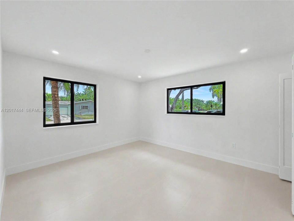 Active With Contract: $1,125,000 (3 beds, 2 baths, 1546 Square Feet)