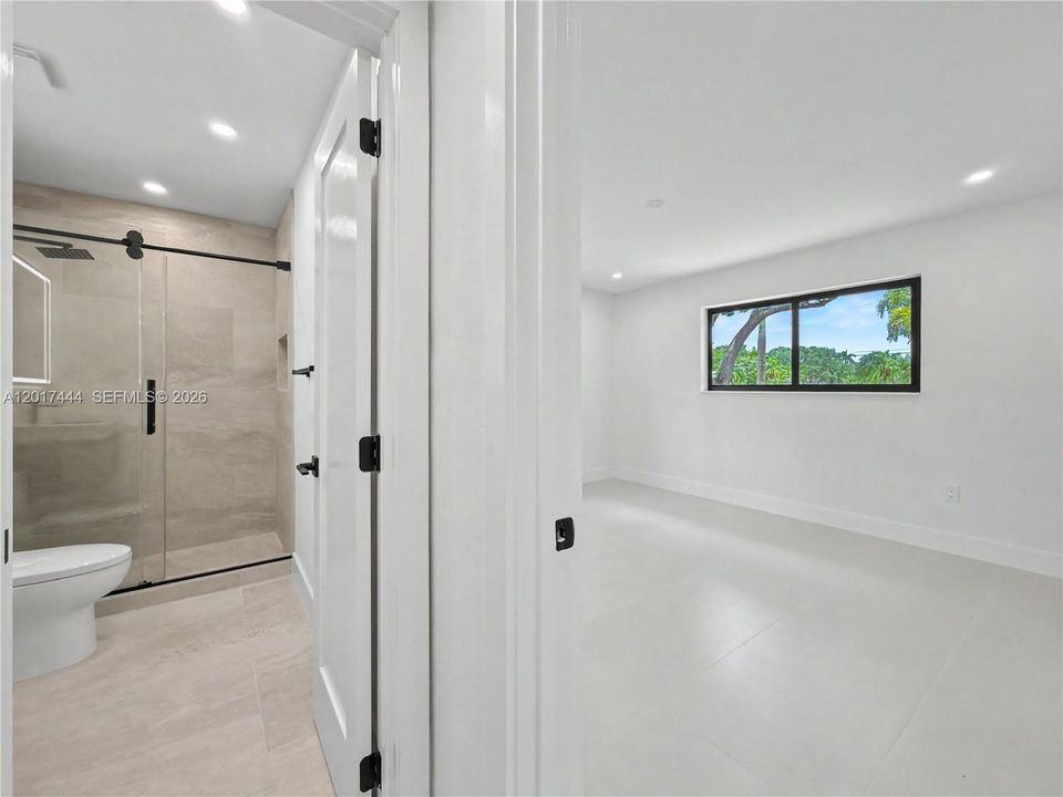 Active With Contract: $1,125,000 (3 beds, 2 baths, 1546 Square Feet)
