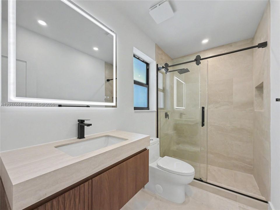 Active With Contract: $1,125,000 (3 beds, 2 baths, 1546 Square Feet)
