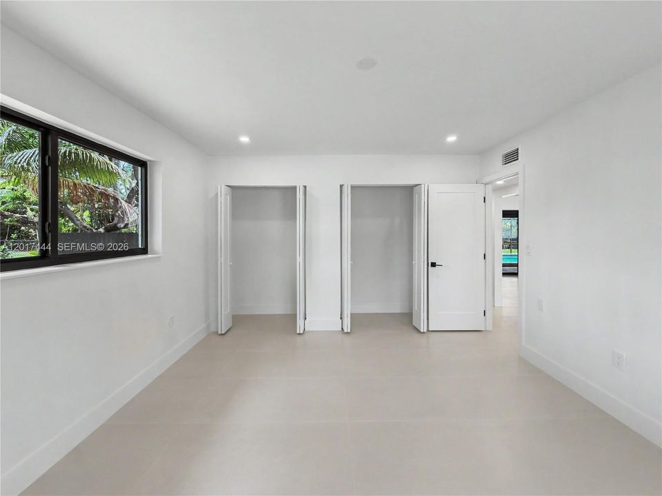 Active With Contract: $1,125,000 (3 beds, 2 baths, 1546 Square Feet)