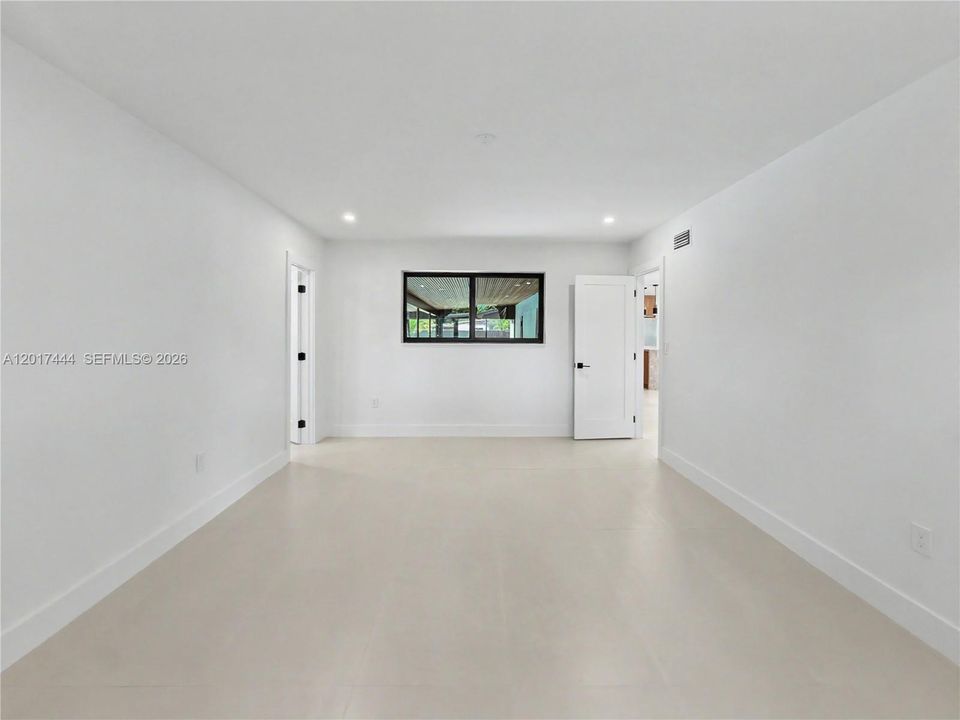 Active With Contract: $1,125,000 (3 beds, 2 baths, 1546 Square Feet)