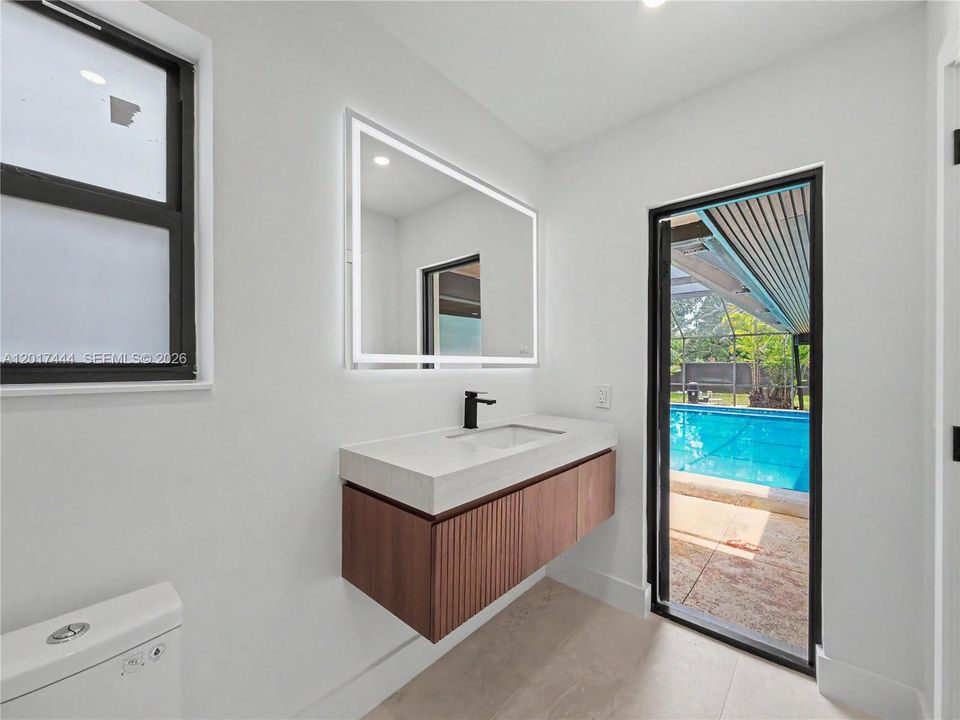 Active With Contract: $1,125,000 (3 beds, 2 baths, 1546 Square Feet)