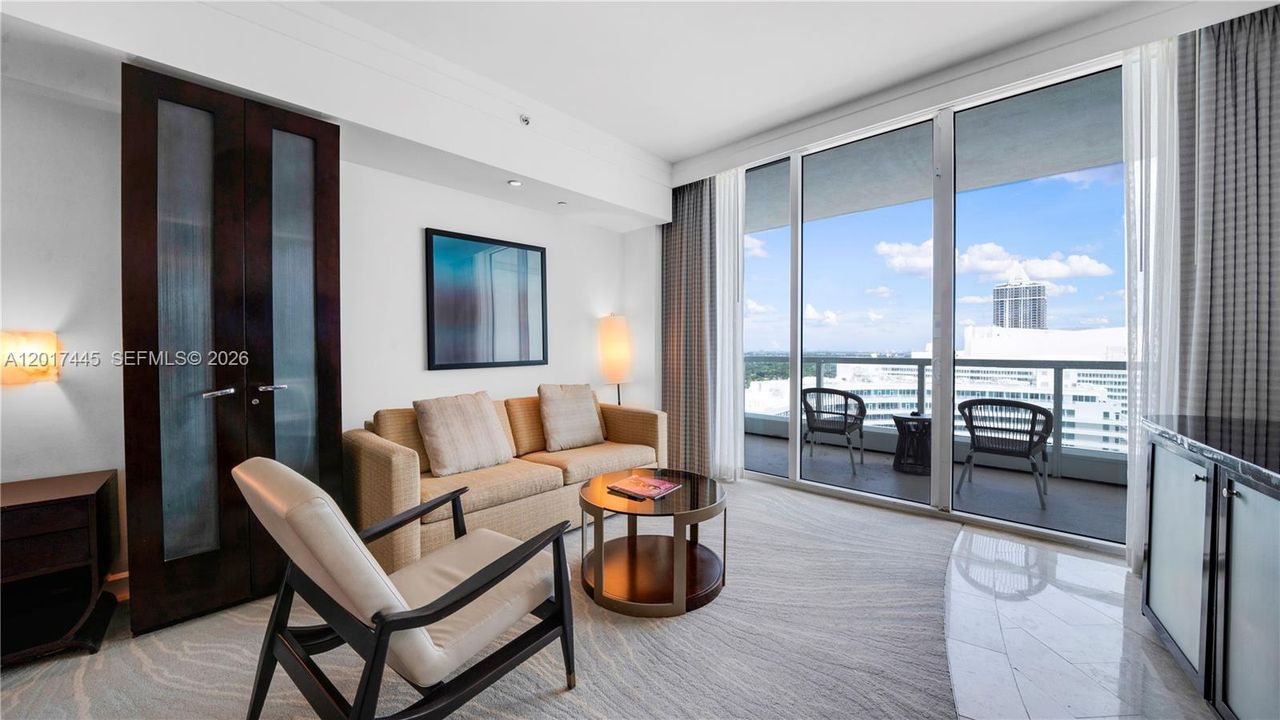 合同活跃: $1,070,000 (0 贝兹, 0 浴室, 544 平方英尺)