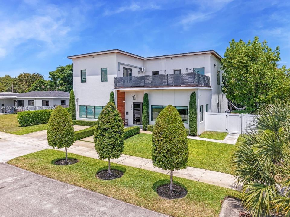En Venta: $4,200,000 (6 camas, 5 baños, 4662 Pies cuadrados)