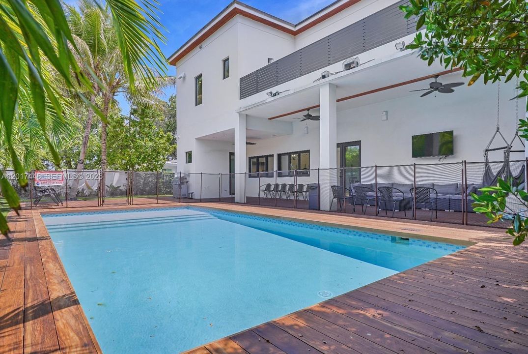 En Venta: $4,200,000 (6 camas, 5 baños, 4662 Pies cuadrados)