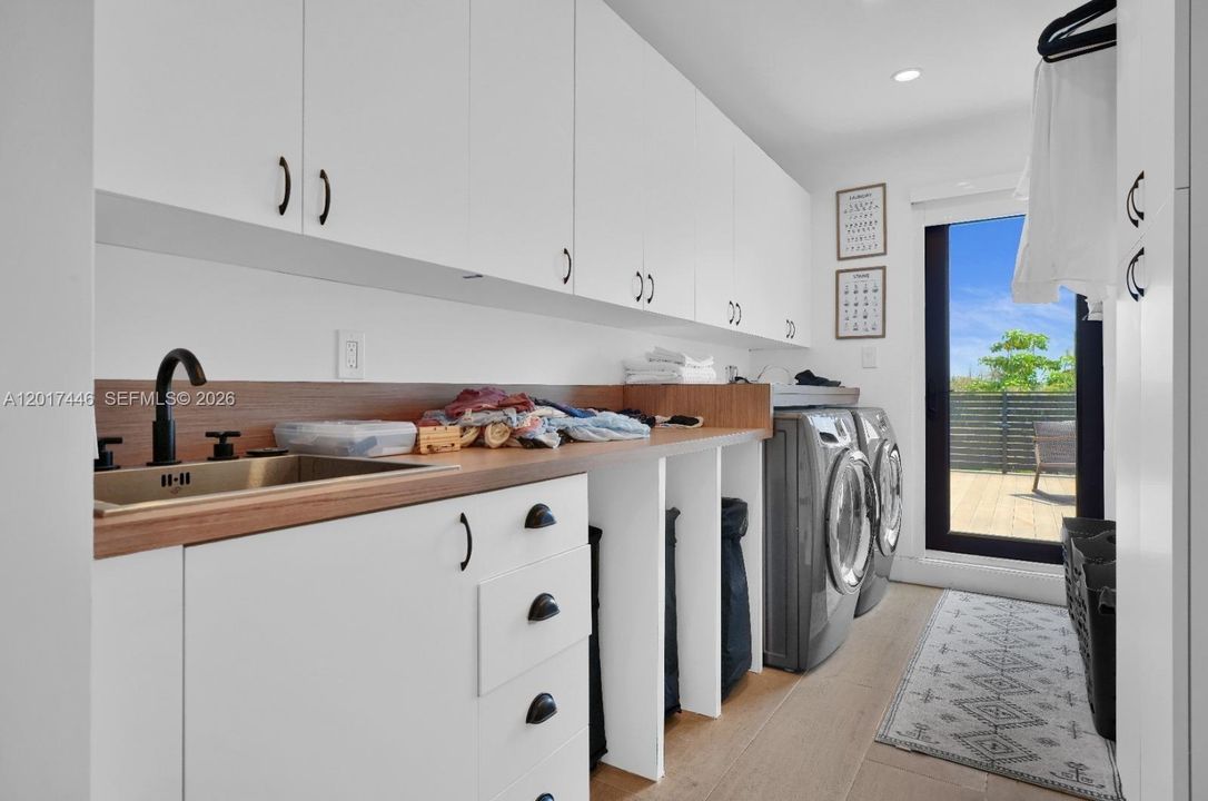 En Venta: $4,200,000 (6 camas, 5 baños, 4662 Pies cuadrados)