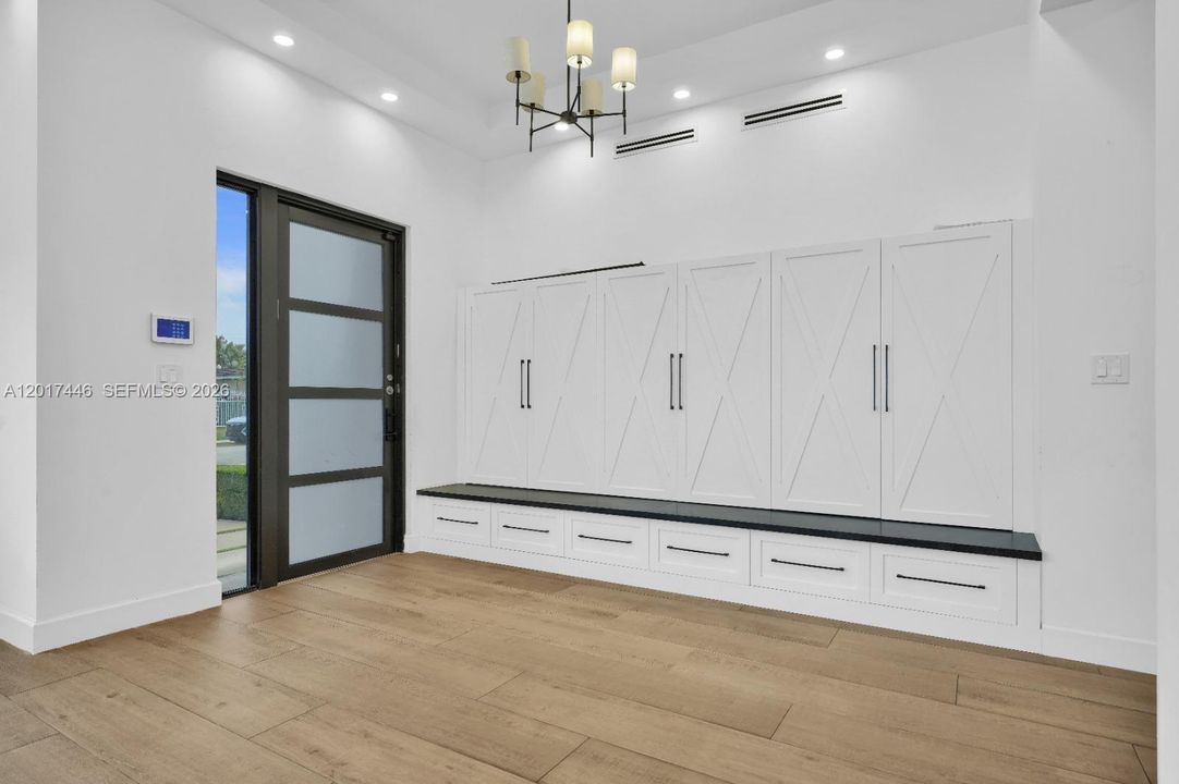En Venta: $4,200,000 (6 camas, 5 baños, 4662 Pies cuadrados)