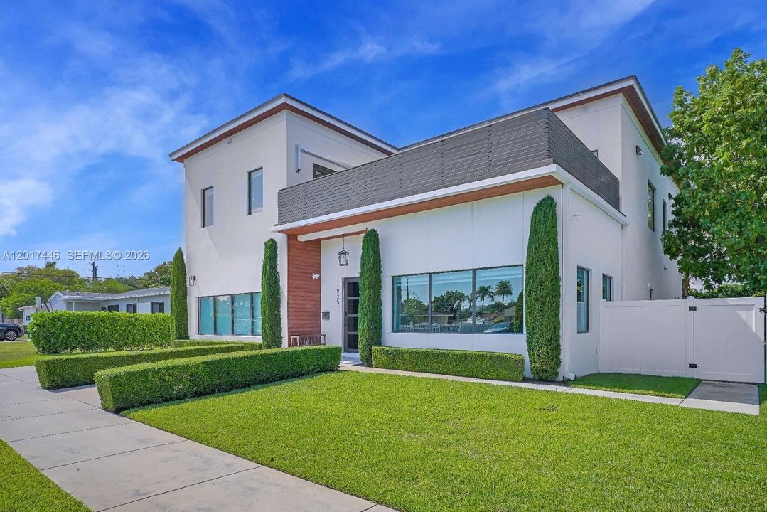 En Venta: $4,200,000 (6 camas, 5 baños, 4662 Pies cuadrados)