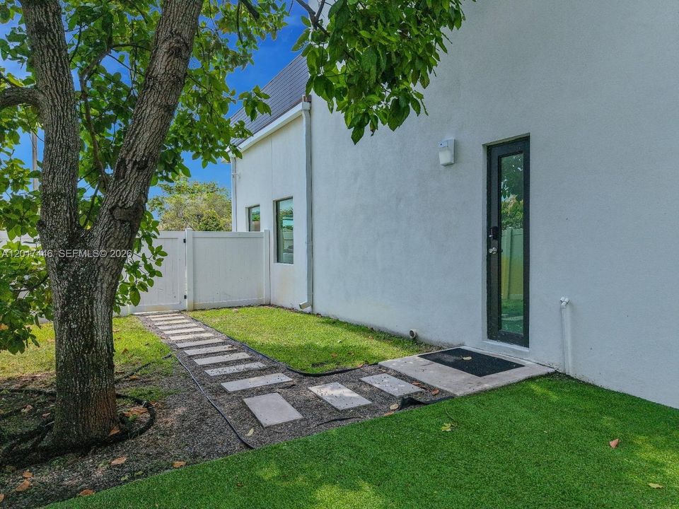 En Venta: $4,200,000 (6 camas, 5 baños, 4662 Pies cuadrados)