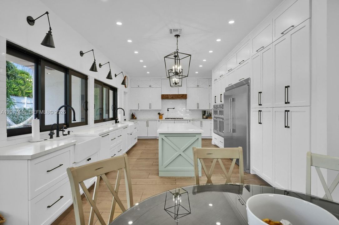 En Venta: $4,200,000 (6 camas, 5 baños, 4662 Pies cuadrados)