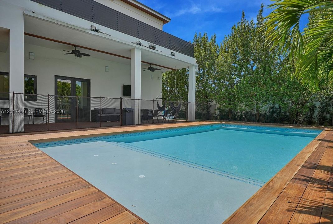 En Venta: $4,200,000 (6 camas, 5 baños, 4662 Pies cuadrados)