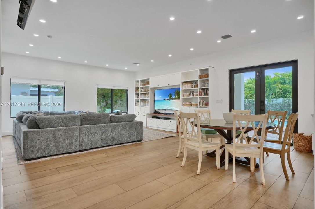 En Venta: $4,200,000 (6 camas, 5 baños, 4662 Pies cuadrados)