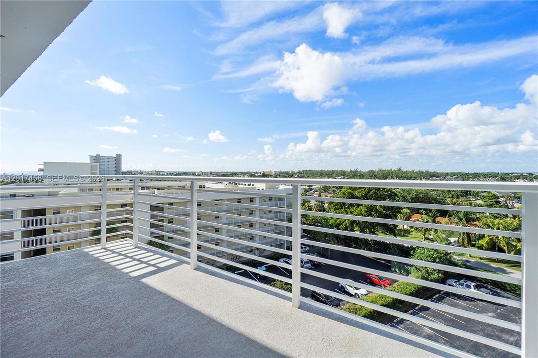 For Sale: $559,000 (2 beds, 2 baths, 1497 Square Feet)