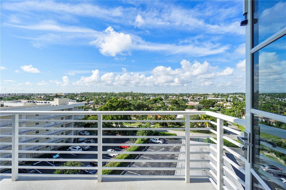 For Sale: $559,000 (2 beds, 2 baths, 1497 Square Feet)
