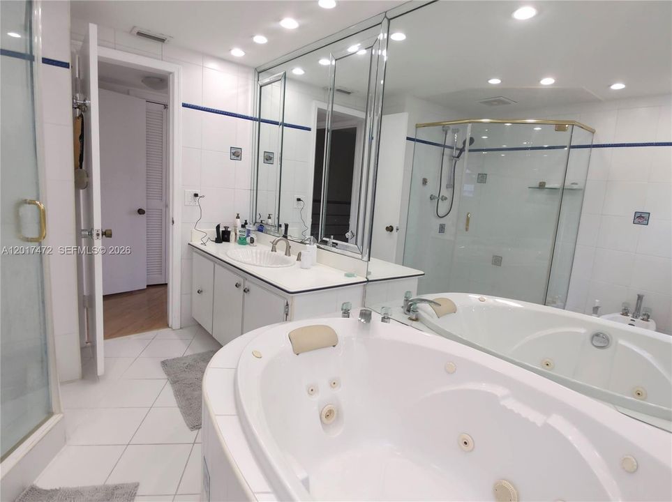 Activo con contrato: $3,600 (2 camas, 2 baños, 1640 Pies cuadrados)
