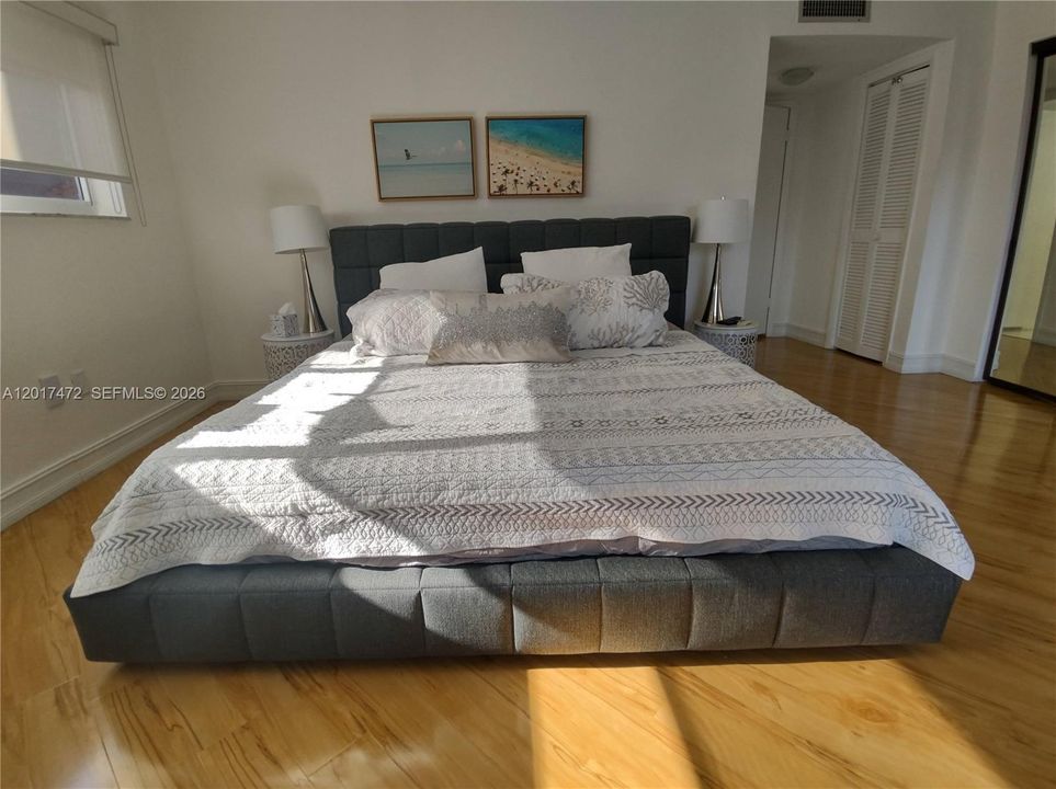 Activo con contrato: $3,600 (2 camas, 2 baños, 1640 Pies cuadrados)