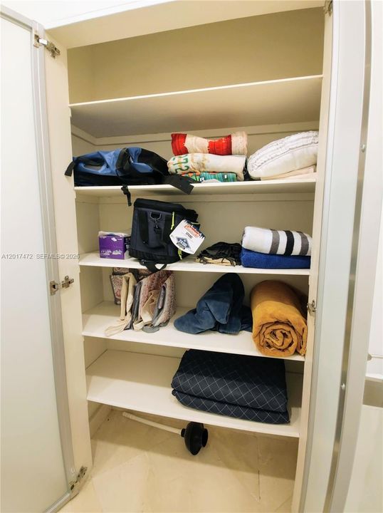 Activo con contrato: $3,600 (2 camas, 2 baños, 1640 Pies cuadrados)