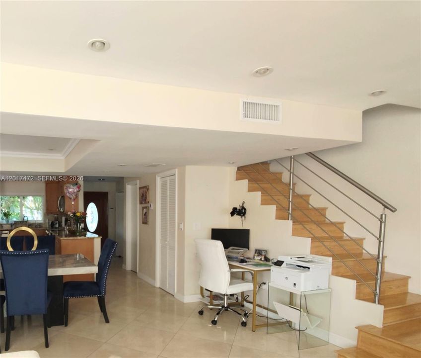 Activo con contrato: $3,600 (2 camas, 2 baños, 1640 Pies cuadrados)
