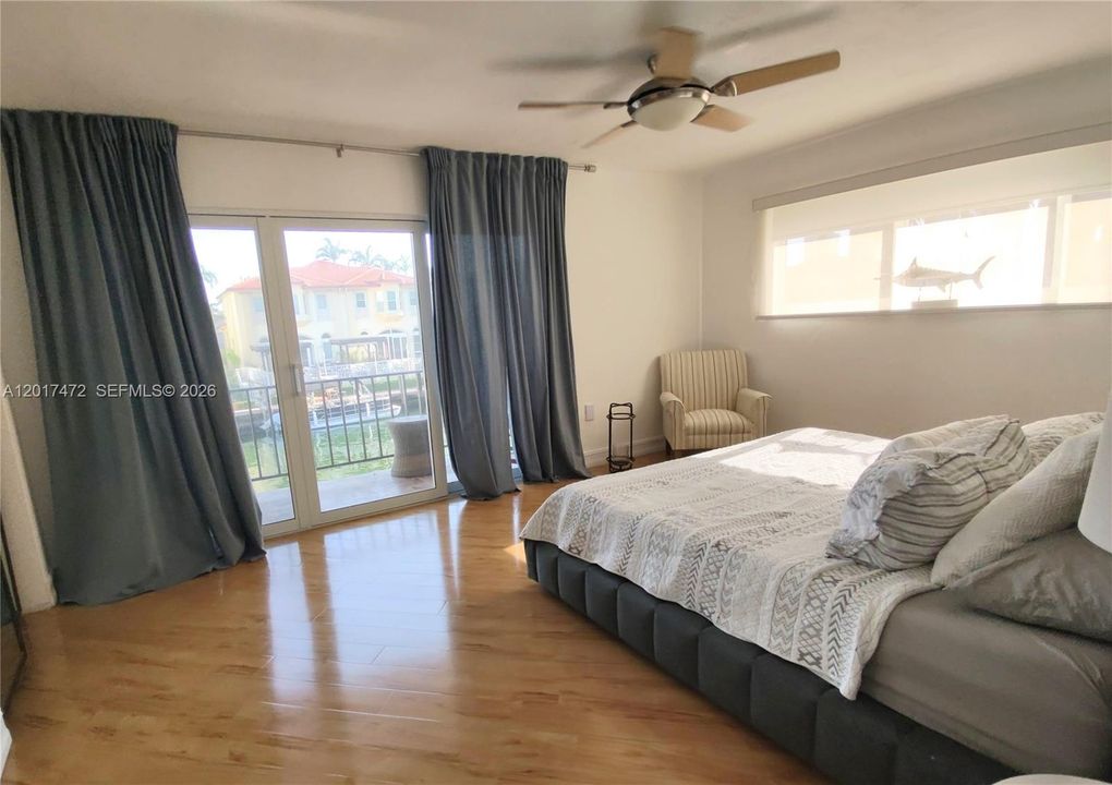 Activo con contrato: $3,600 (2 camas, 2 baños, 1640 Pies cuadrados)