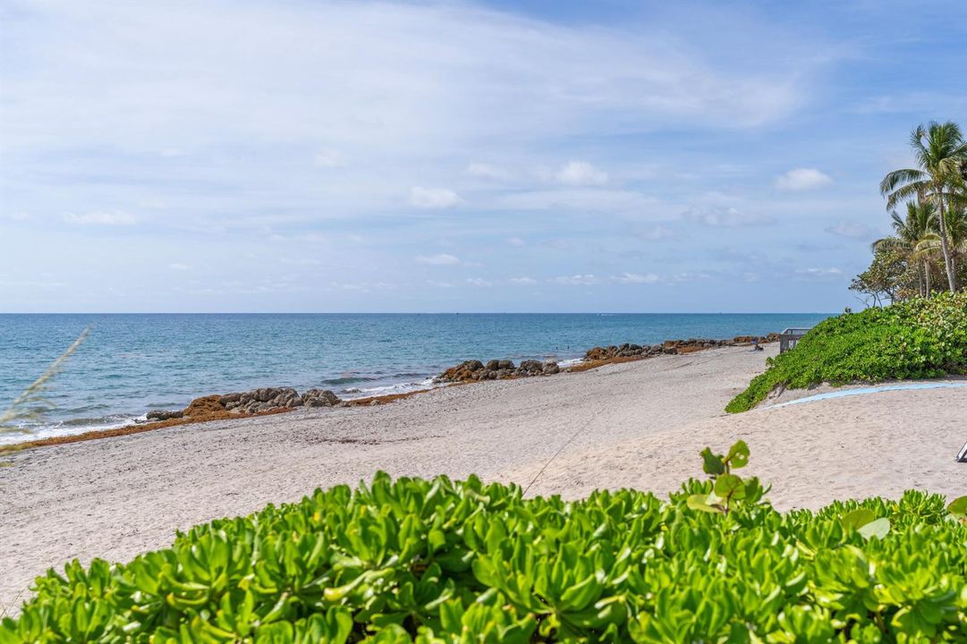 30 Steps To Beach