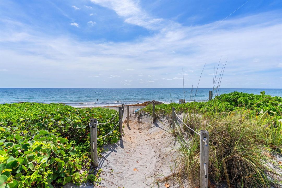 30 Steps To Beach