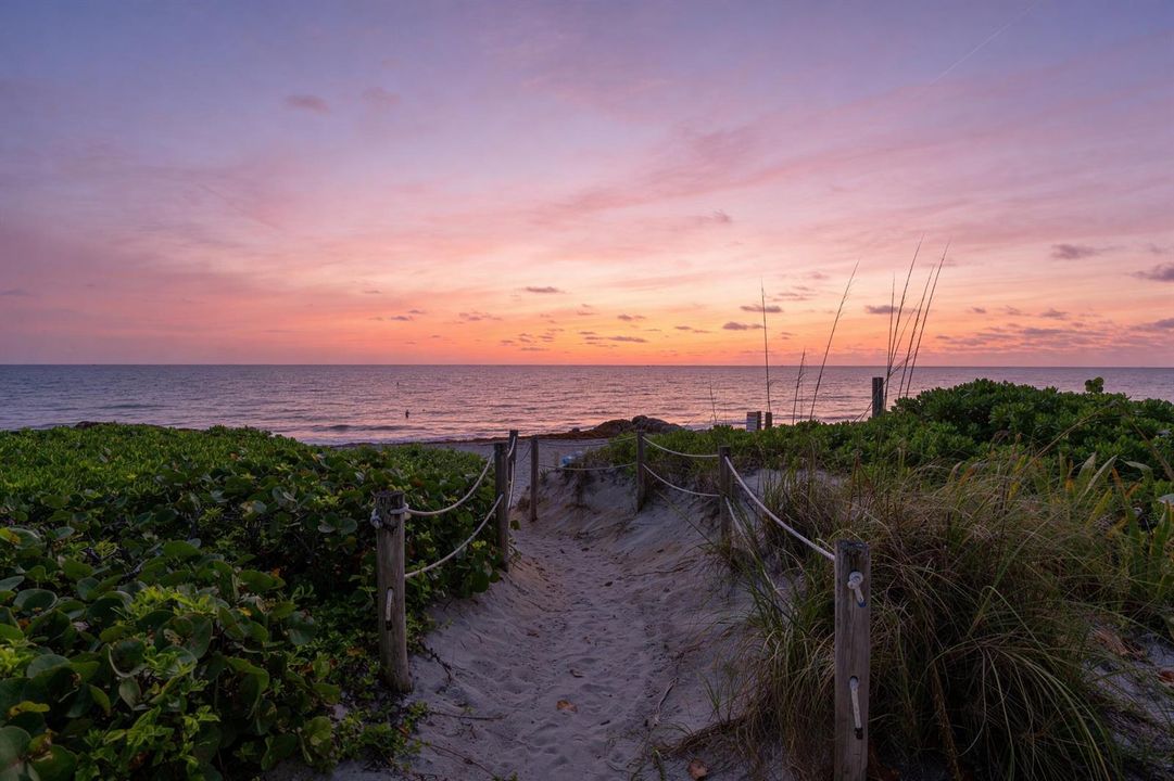 30 Steps to Beach