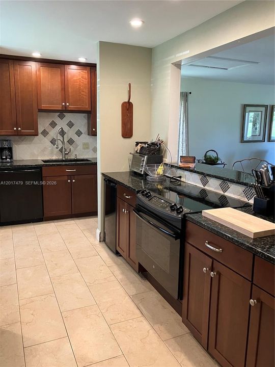 For Rent: $2,400 (2 beds, 2 baths, 1240 Square Feet)