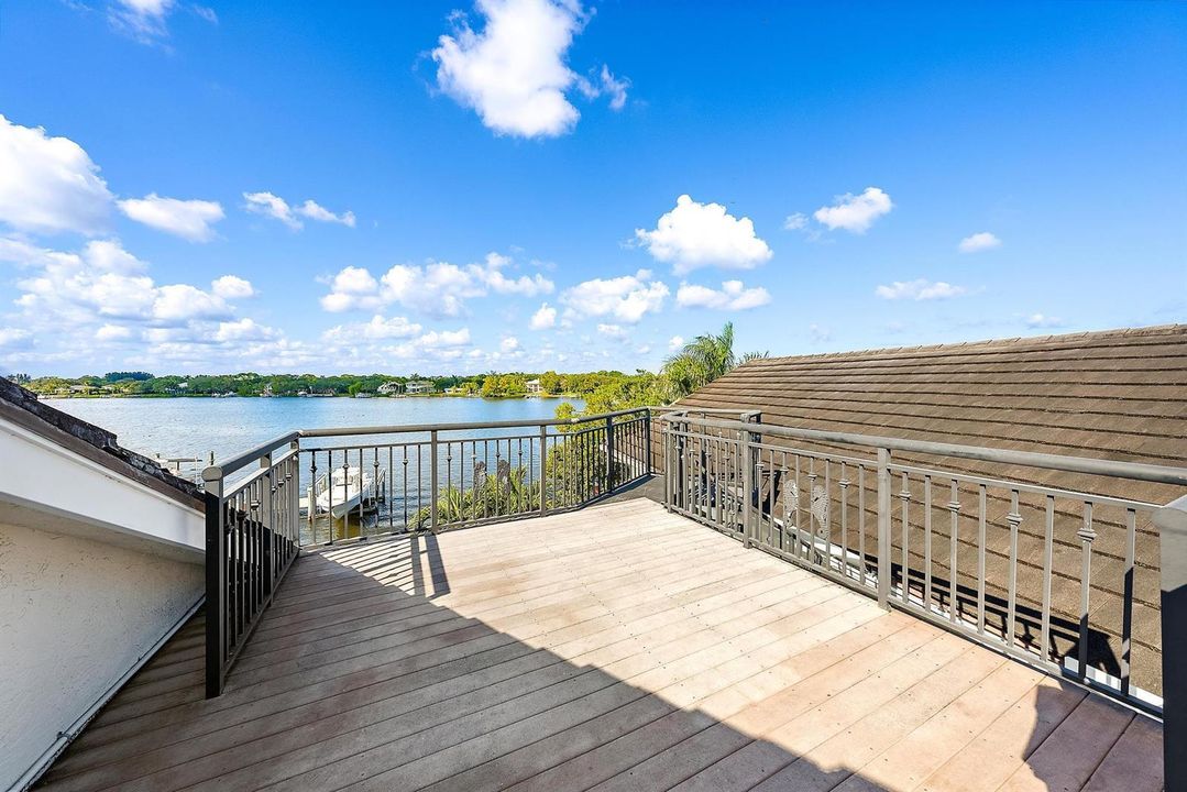 private sundeck