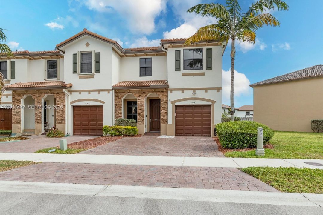 Active With Contract: $399,999 (3 beds, 2 baths, 1644 Square Feet)