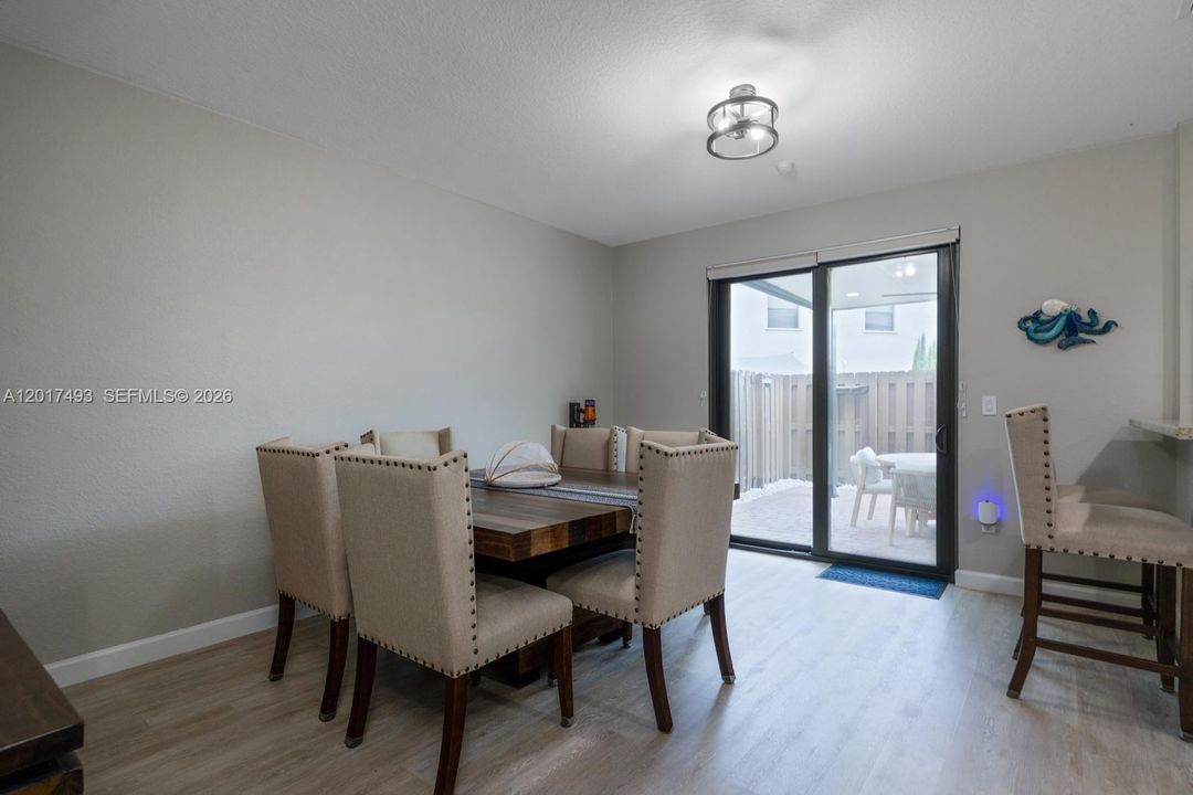 Active With Contract: $399,999 (3 beds, 2 baths, 1644 Square Feet)
