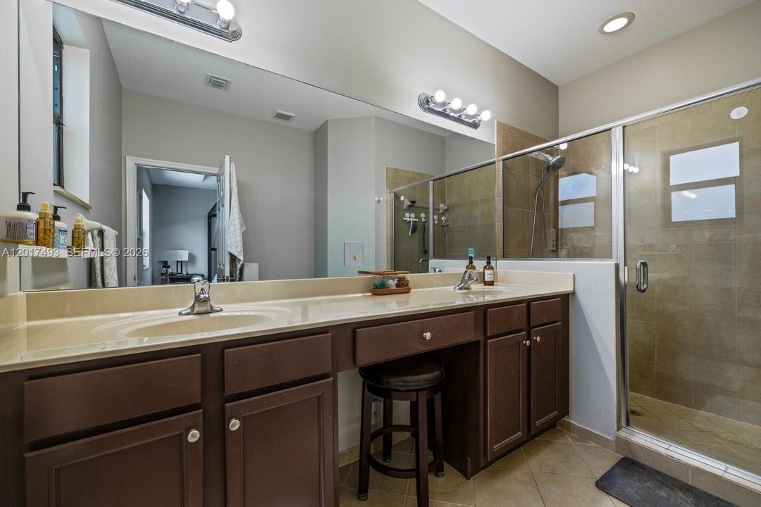 Active With Contract: $399,999 (3 beds, 2 baths, 1644 Square Feet)