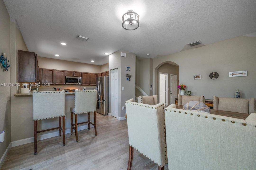 Active With Contract: $399,999 (3 beds, 2 baths, 1644 Square Feet)
