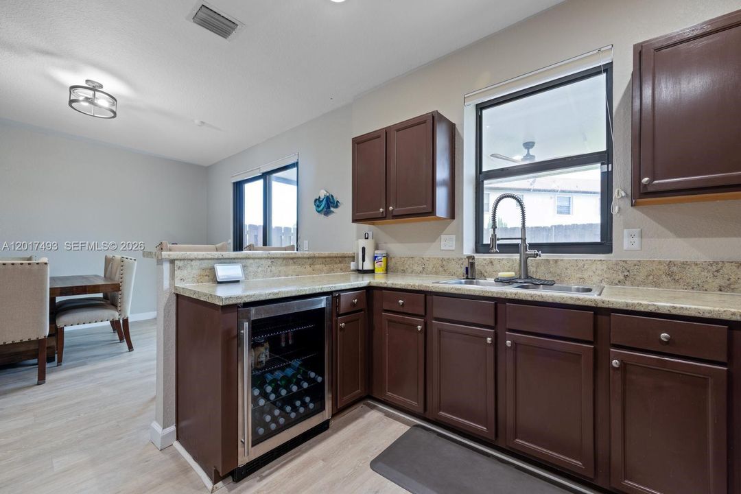 Active With Contract: $399,999 (3 beds, 2 baths, 1644 Square Feet)