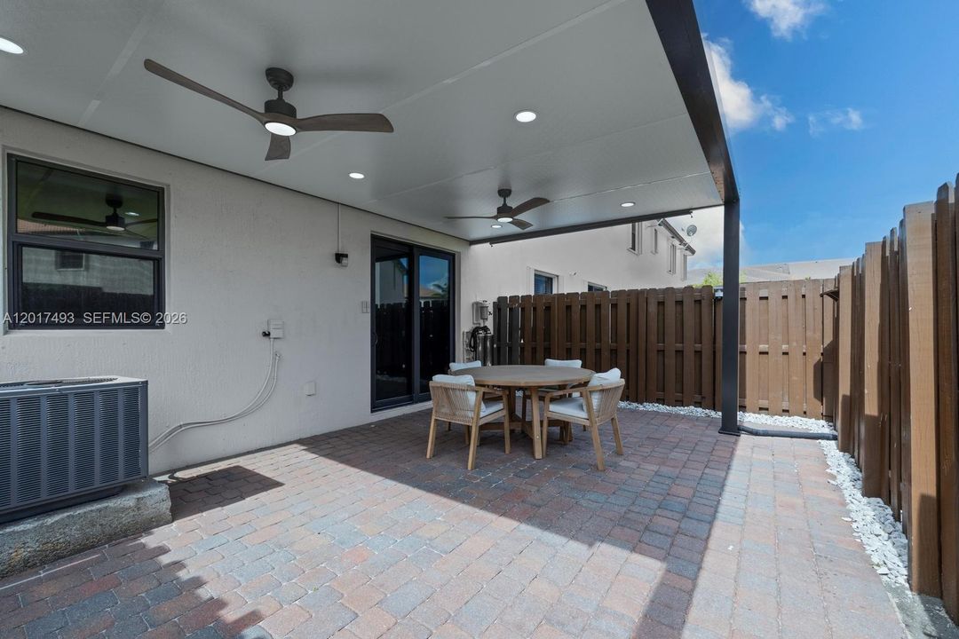 Active With Contract: $399,999 (3 beds, 2 baths, 1644 Square Feet)