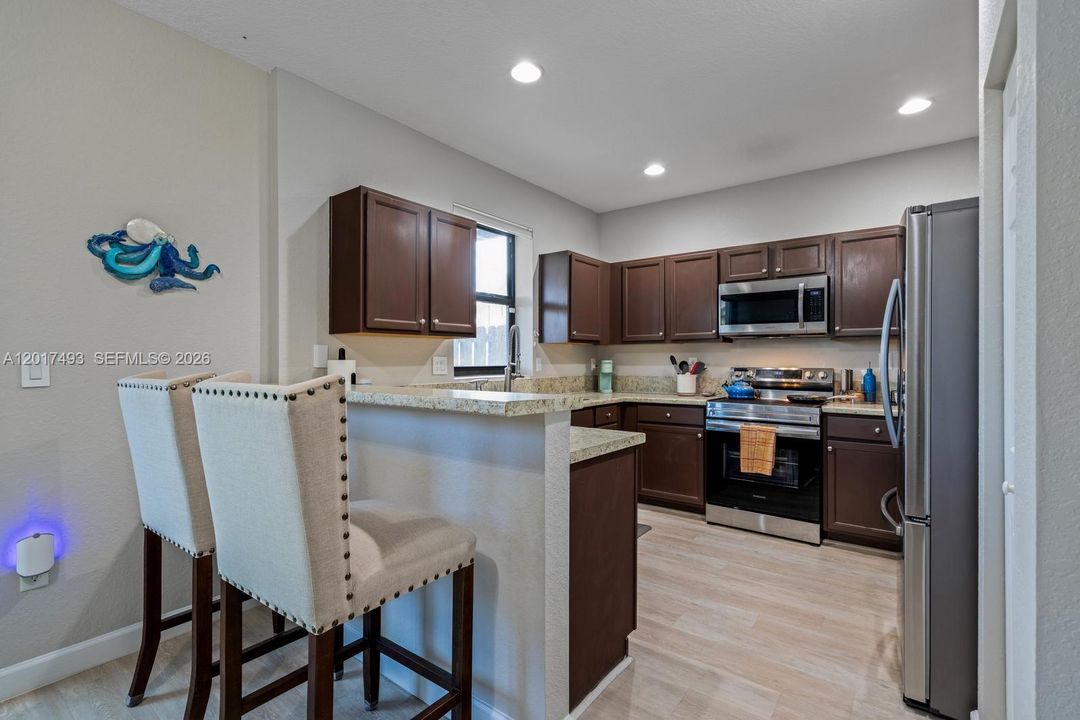Active With Contract: $399,999 (3 beds, 2 baths, 1644 Square Feet)